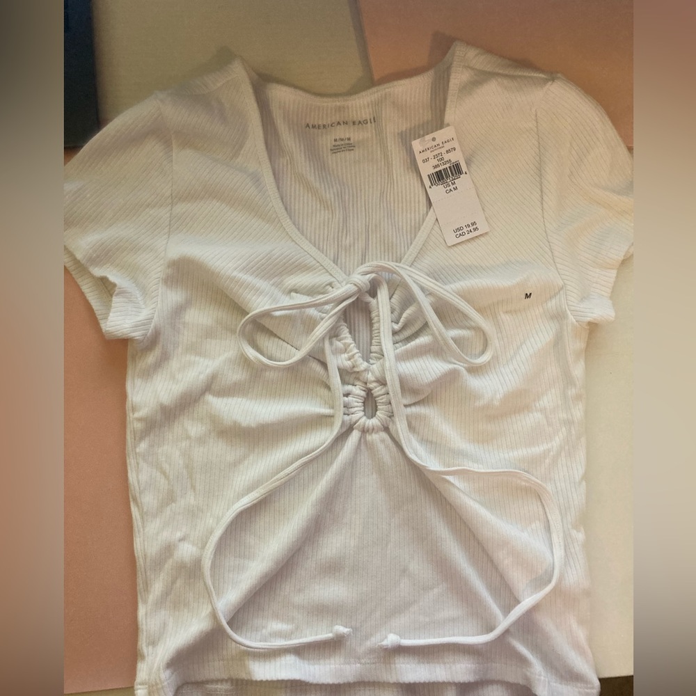 AE Keyhole top NEW!! With tags!! Cute white keyhole design top. Women’s medium!